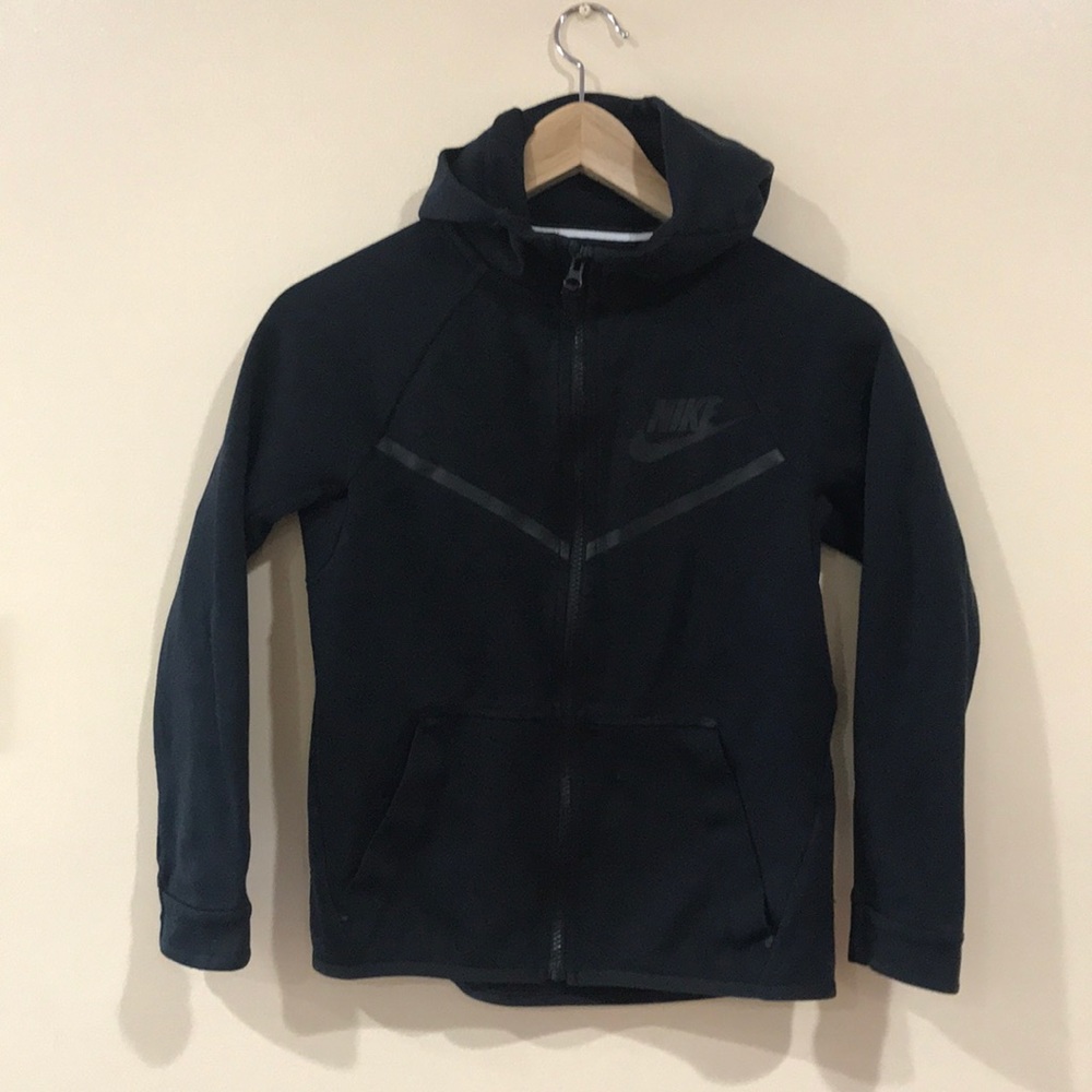 Nike tech hoody, boys size M.